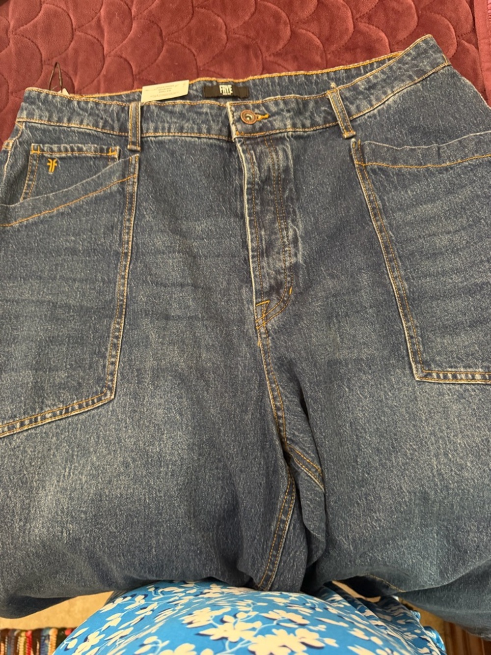 Frye Womens  very Relaxed Blue barrel Denim Jeans with Contrast Stitching